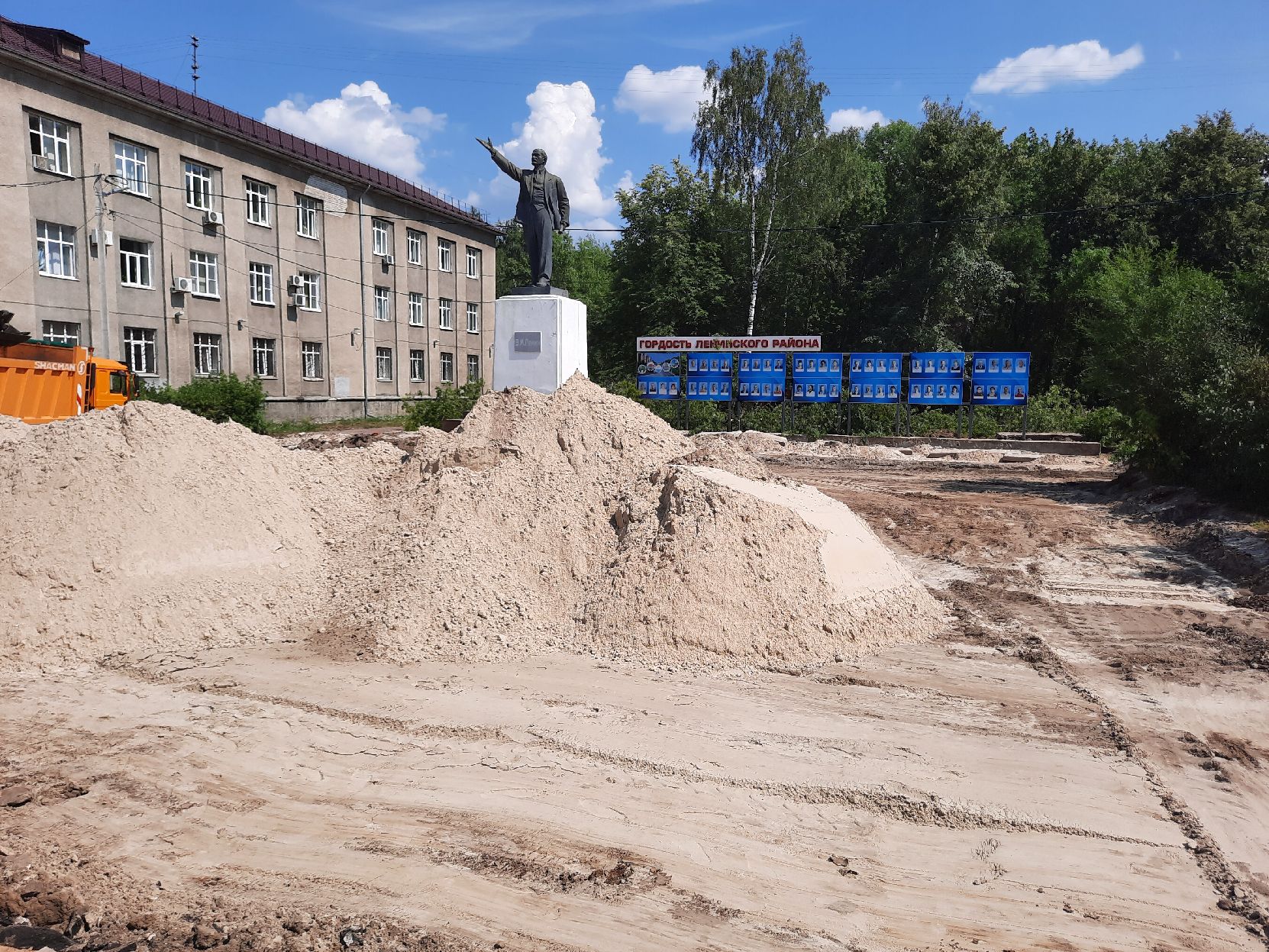 Подрядчик сорвал сроки благоустройства сквера «Труженикам тыла» в Нижнем Новгороде  - фото 1