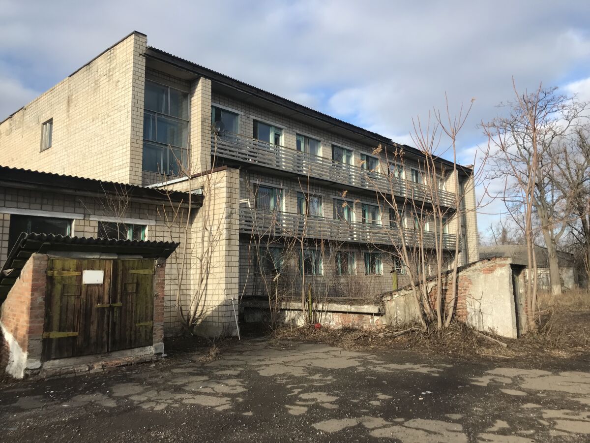 Бывшее здание санатория в Красном Сулине выставлено на торги за ₽18,8 млн - фото 1