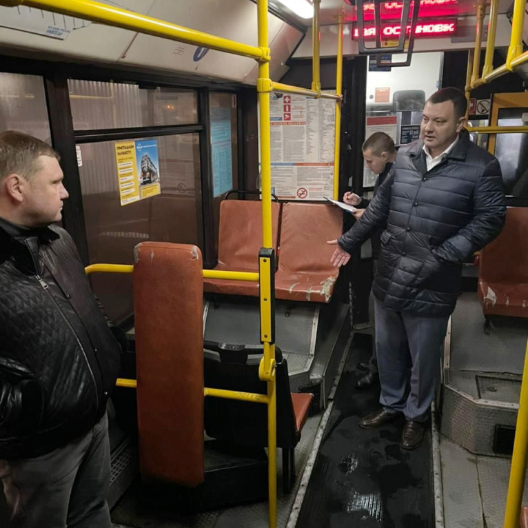 Власти Ростова пригрозили разорвать контракт с перевозчиком 8 маршрутов из-за нарушений - фото 1