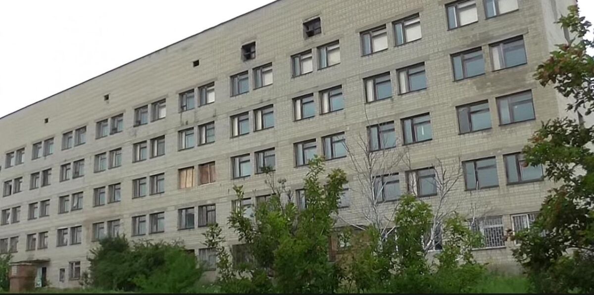 Наследие эпохи: на Дону за 12,8 млн рублей продают гигантскую ж/д больницу - фото 1